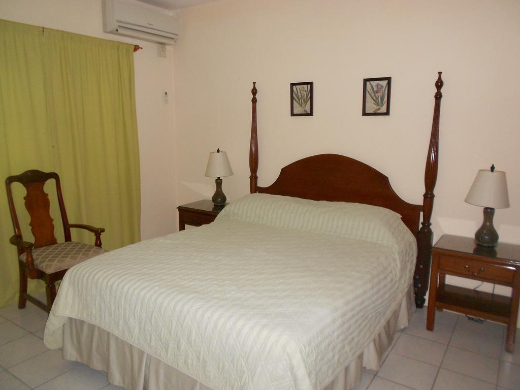 One-Bedroom Apartment,121893724:JPEG