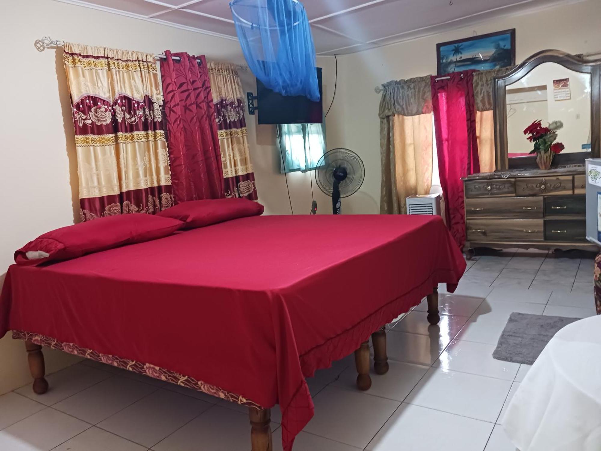 Master Queen Room