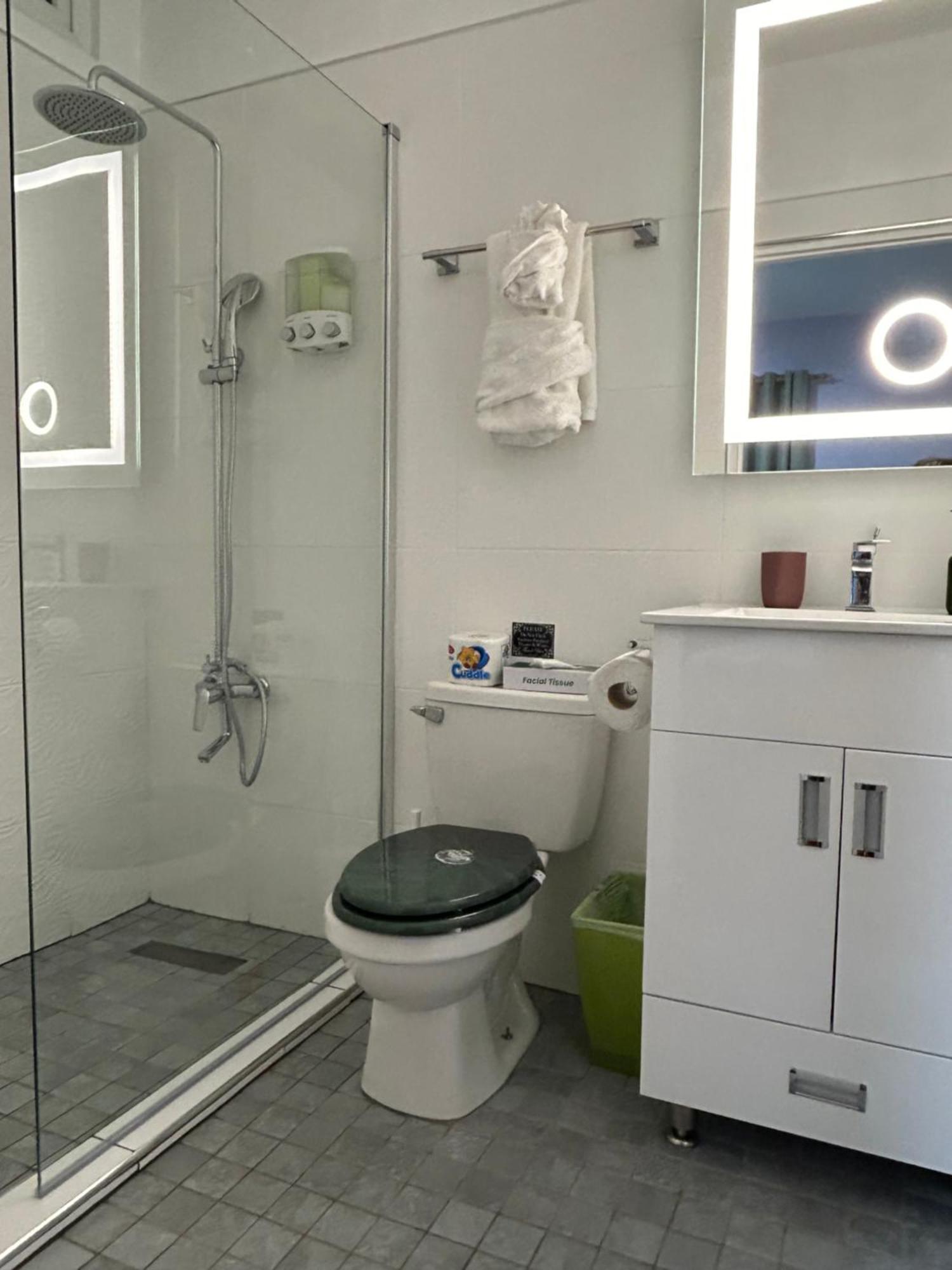 Double Room,1613015338:JPEG