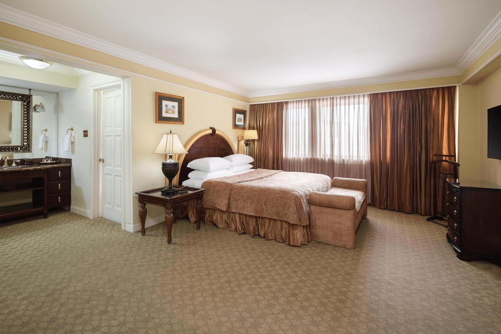 King Suite with Terrace, Sitting Area, Dining Area, Wet Bar and Bath Tub - Non-Smoking,1697095677:JPEG