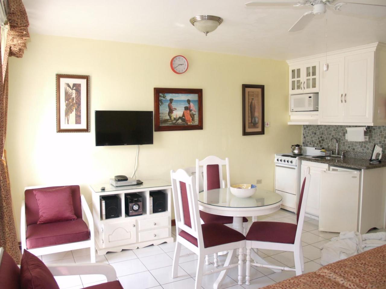 Studio with Sea View,694781409:JPEG