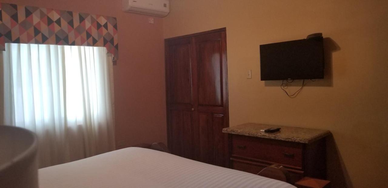 Deluxe King Suite