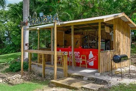 Hospitality Expert Jagger - Tour Pool Bar Beach-1