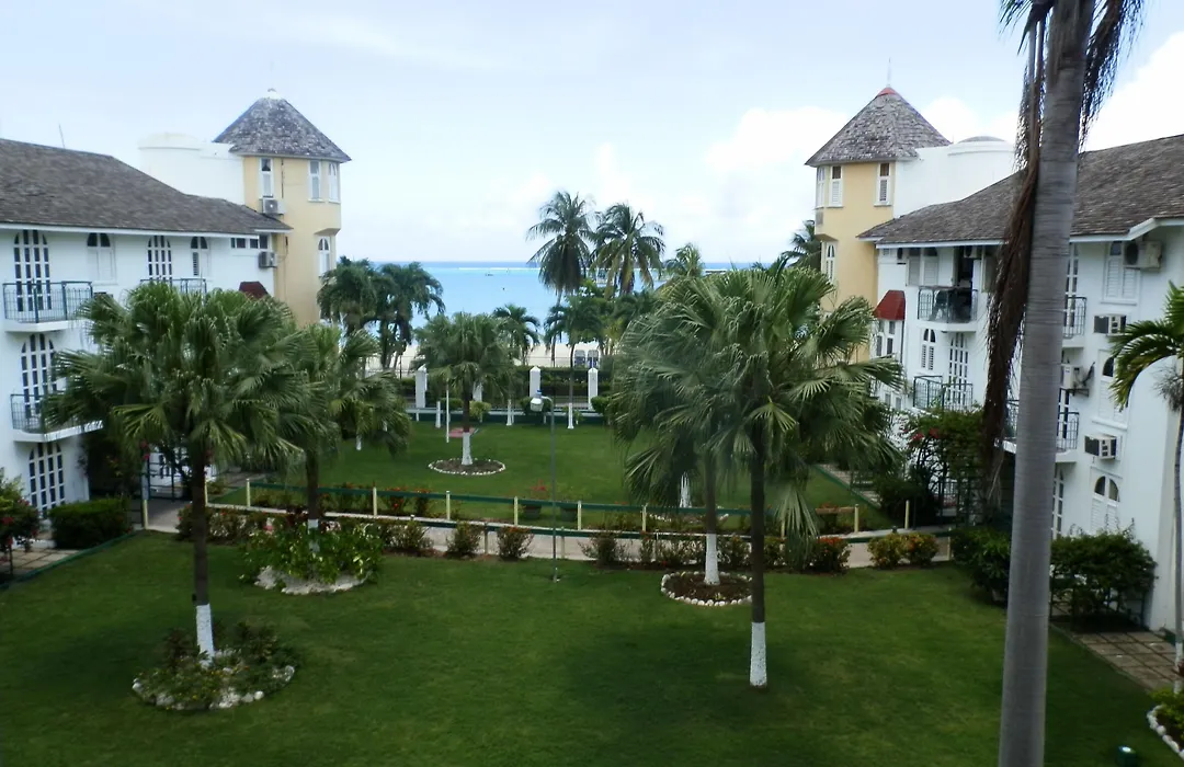 Sandcastle Resort Apartment E9-1