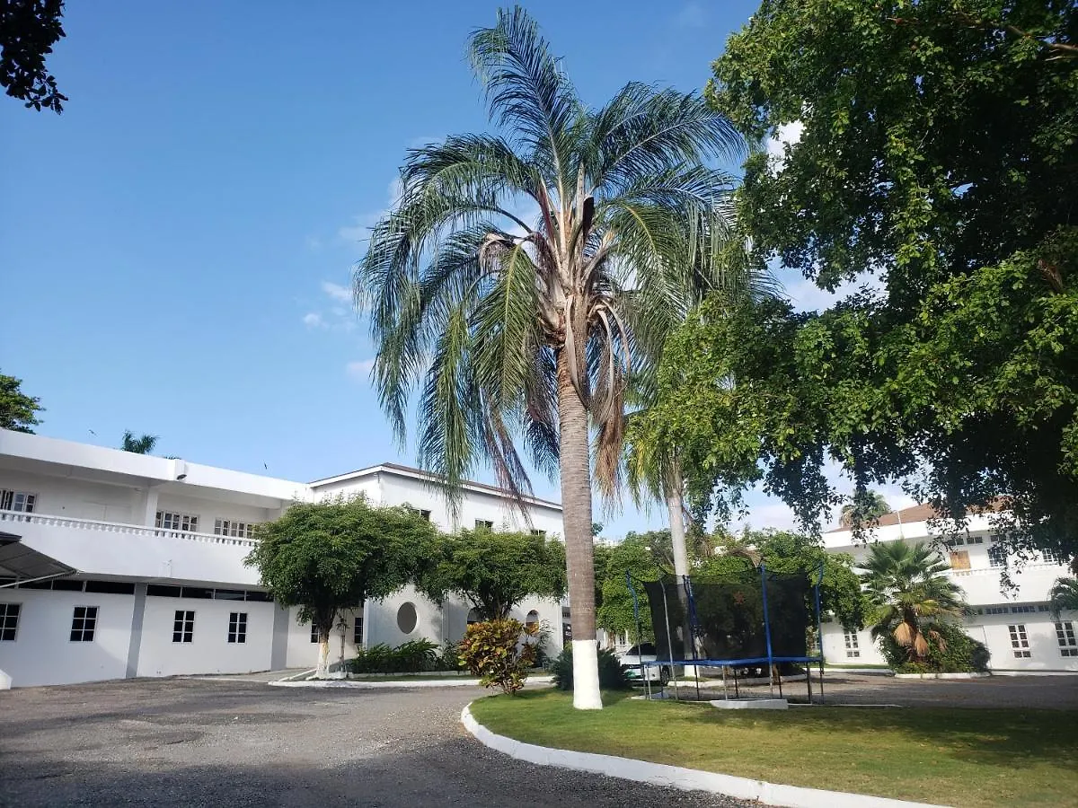Sea Shell Palms, Ocho Rios Bed & Breakfast: 3 star Hotel with a Minimum ...