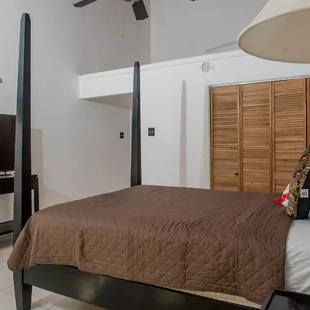 Music Mansion Exclusive Guest Villa, Sleeps 6, Trip Plan, Yacht-3