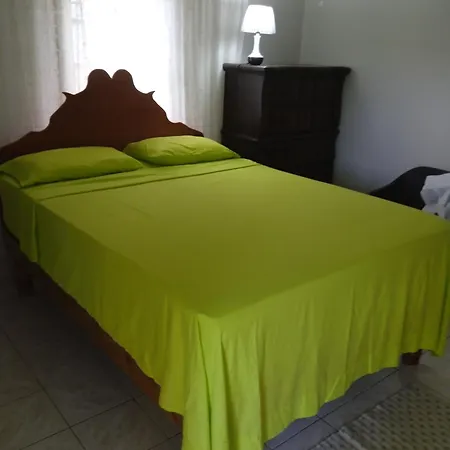 Fairview Hideaway/Getaway Room-2