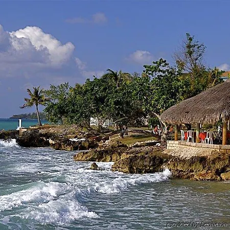Carib Beach Apartments-3