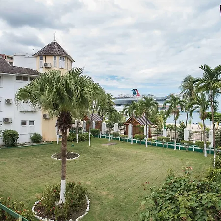 Sandcastle Resort Apartment E9-2