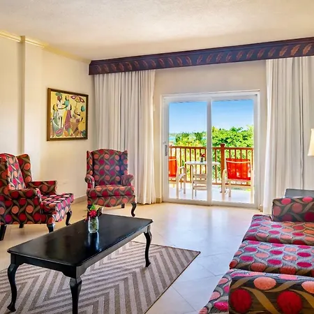 Jewel Runaway Bay Beach Resort & Waterpark-2