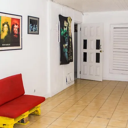 Reggae Hostel Montego Bay-2