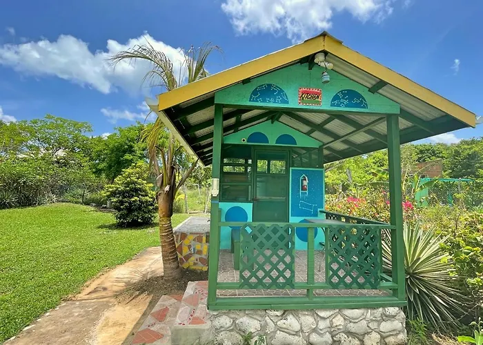 Little Bay Lodging 