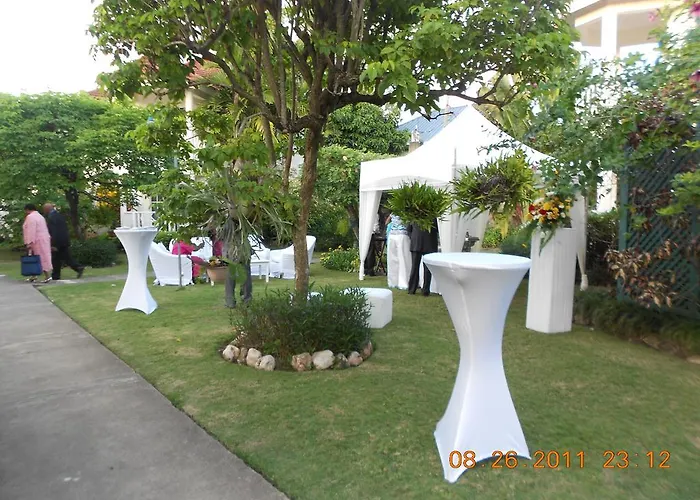 Pipers Cove Resort