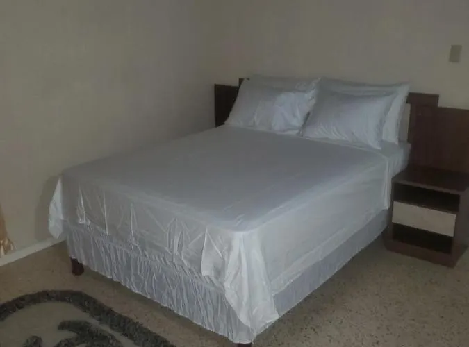 Lachemar Guest House Ocho Rios