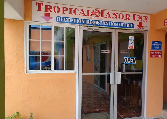 Tropical Manor Inn - Kingston