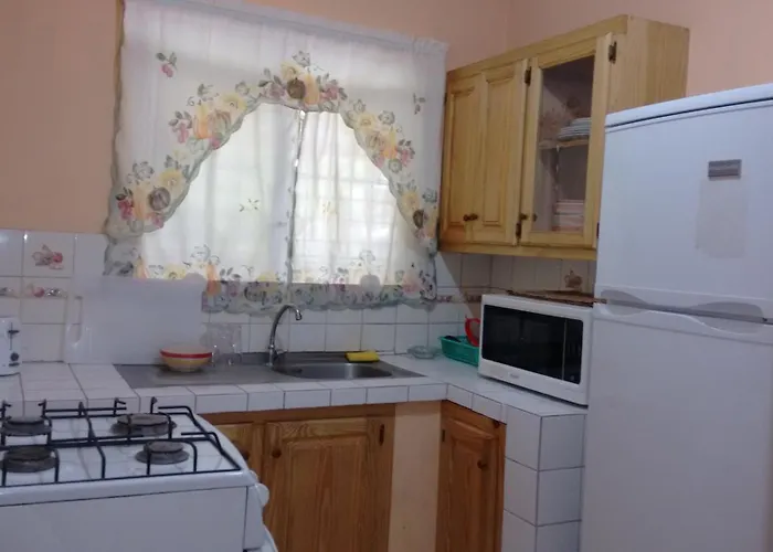 Yard Style Hotel Kingston