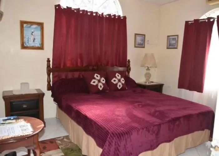 Aileen Palm Cove Ja Ocho Rios