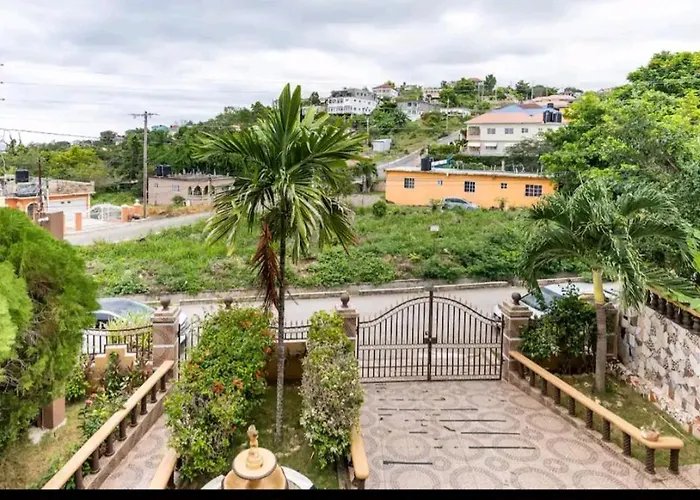 Cambridge Mi Casa Ur Casa With Pool And Beach Access Runaway Bay
