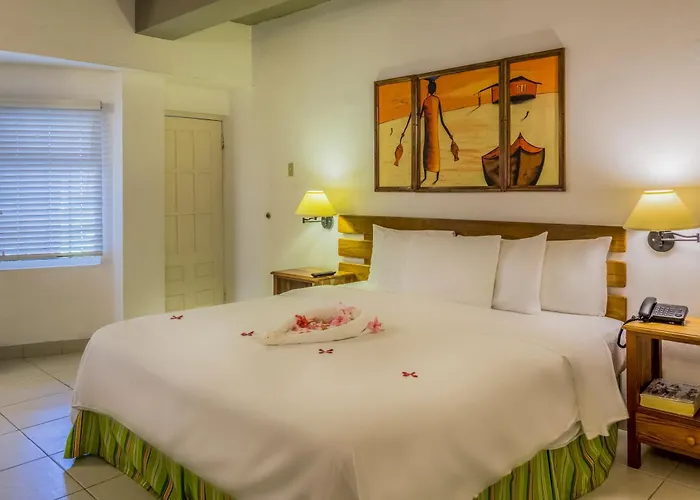 Runaway Bay Boutique Hotels