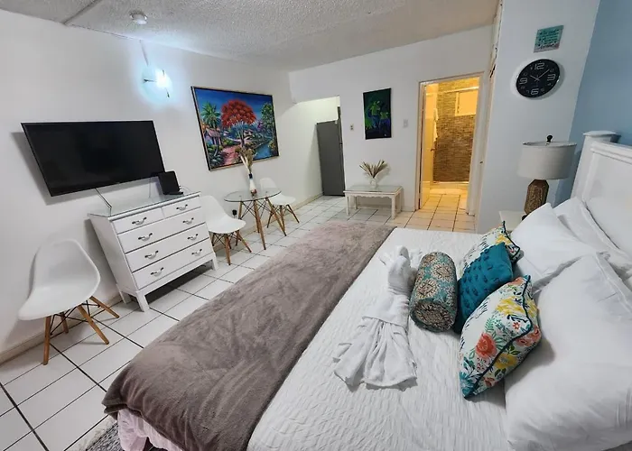 Chrisanns Beach Resort, Apt 21