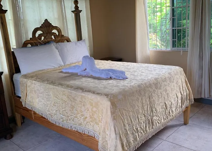 Chaudhry Second Floor Single Suite