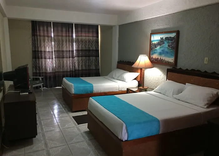 Cariblue Hotel & Scuba Resort Montego Bay Con una pista da Golf