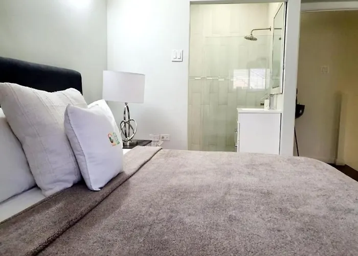 Choose To Be Happy At Ei8Ht - Super Studios And 1-Br Penthouse Apartment