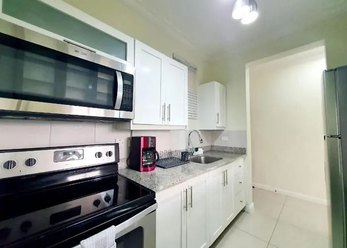 Choose To Be Happy At Ei8Ht - Super Studios And 1-Br Penthouse Apartment
