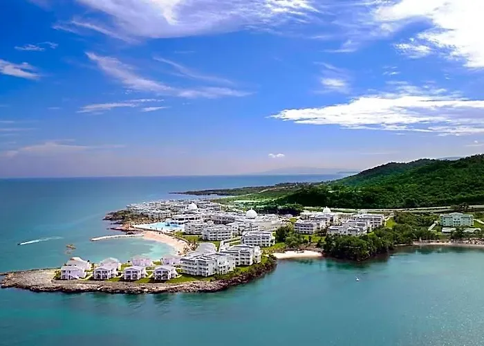 The Signature Level At Grand Palladium Lady Hamilton Resort & Spa