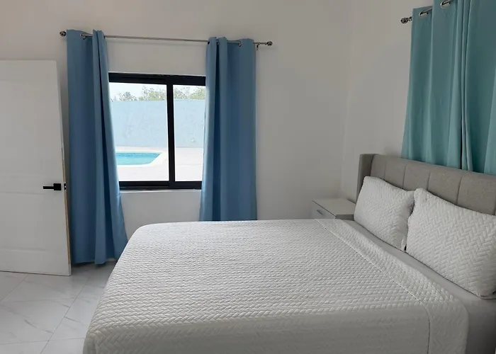 3 Bedrooms 3 And A Half Bathrooms Villa Private Pool Free Beach Club