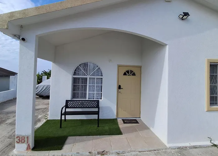 Discovery Bay Villa And Beach Club