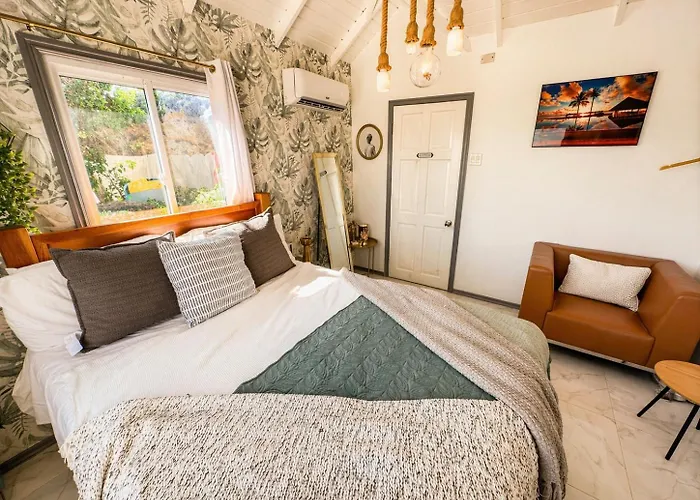 Coastline Villa With Pool - 5 Mins To Beach And Local Amenities