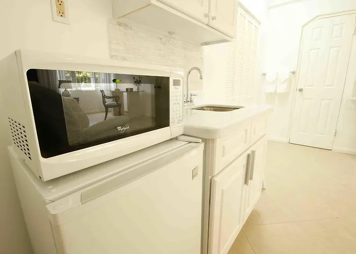 Cattleya Luxury Suites Kingston