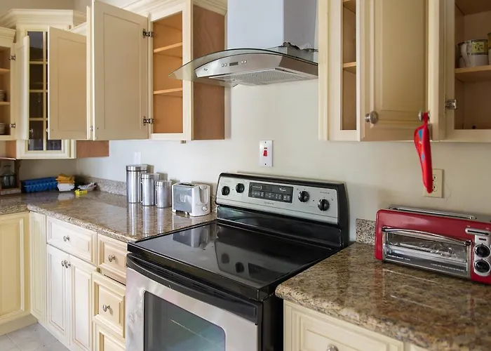 The Royal Kensington Villa 4 Montego Bay mit Pool