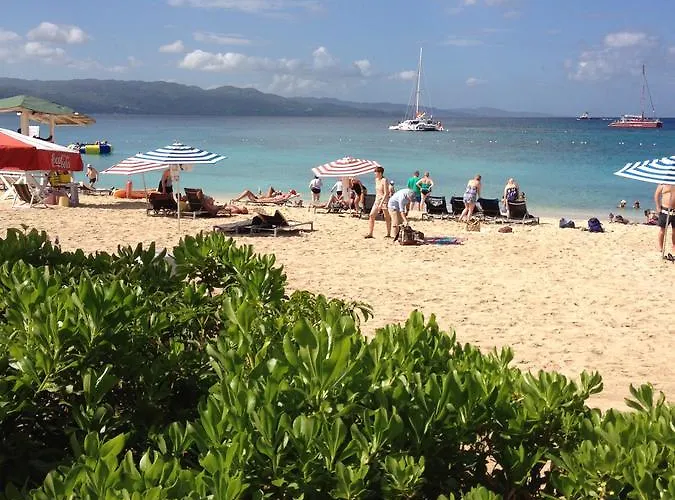 Montego Bay Club-Delux Seaside Condo