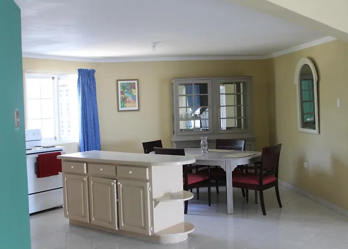 Beachcomber Club Resort